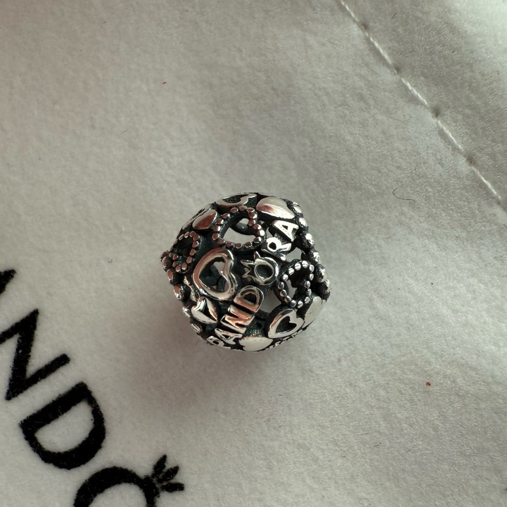 Pandora hearts all around silver charm
